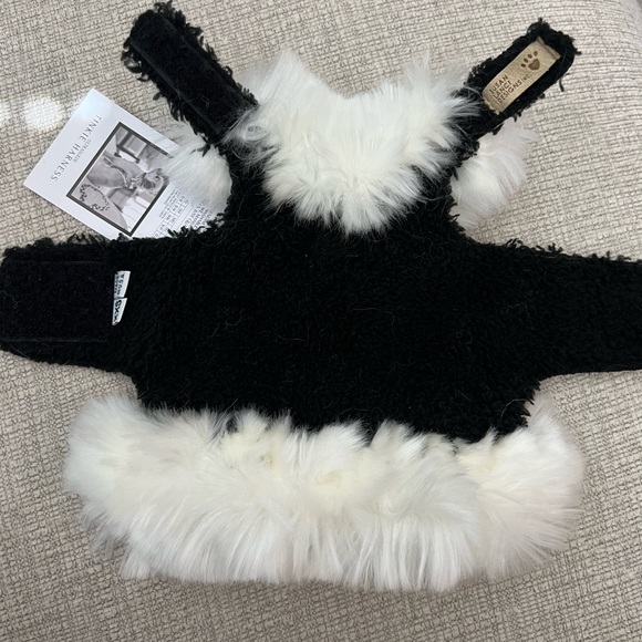 Susan Lanci Faux Fur Lining with Blue Nouveau Bow (XXS) - Picture 4 of 5